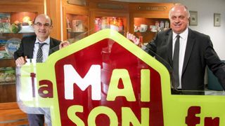 Arnaud Degoulet, le président d’Agrial (à gauche) et Pascal Beuve, le directeur de son pôle de distribution rurale souhaitent que les particuliers puissent accéder chez eux ou tout près de chez eux à des produits du réseau à une portée de clic avec la livraison offerte à partir d’un certain montant d’achats. © A. Dufumier/GFA Arnaud Degoulet, le président d’Agrial (à gauche) et Pascal Beuve, le directeur de son pôle de distribution rurale souhaitent que les particuliers puissent accéder chez eux ou tout près de chez eux à des produits du réseau à une portée de clic avec la livraison offerte à partir d’un certain montant d’achats. © A. Dufumier/GFA