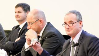 « Nous assistons à une tentative de dynamitage du modèle coopératif par pure idéologie », a fustigé Pascal Desvages, président de la coopérative de Creully, lundi 26 novembre. © A. Dufumier « Nous assistons à une tentative de dynamitage du modèle coopératif par pure idéologie », a fustigé Pascal Desvages, président de la coopérative de Creully, lundi 26 novembre. © A. Dufumier