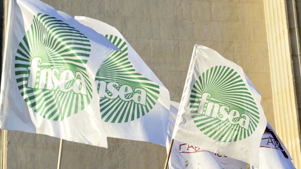 Dans le contexte tendu des gilets jaunes, « nous appelons à agir, dans le calme et le respect des personnes et des biens », préviennent la FNSEA et JA. © Stéphane Leitenberger