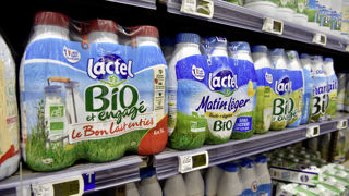 La gamme de produits bio disponibles dans les rayons en grandes surfaces a fortement diminué. La gamme de produits bio disponibles dans les rayons en grandes surfaces a fortement diminué.