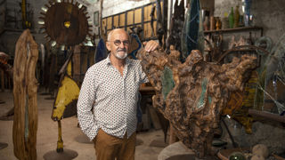Bernard Froment est agrisculpteur. Bernard Froment est agrisculpteur.