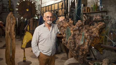 Bernard Froment est agrisculpteur. Bernard Froment est agrisculpteur.