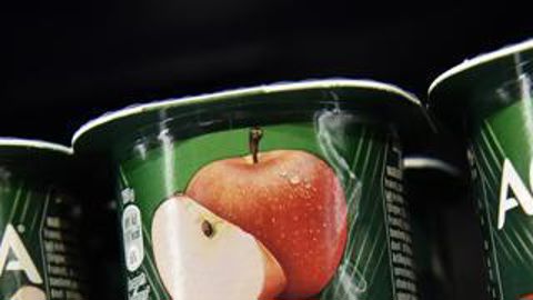 Recul. À la gestion des excédents s’ajoute, pour Danone, la baisse de consommation des produits frais en France. Elle est de 2 à 3 %  par an depuis plusieurs années.