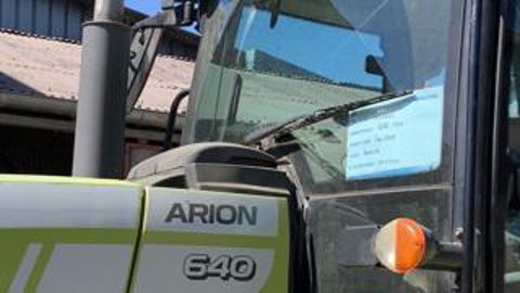 Les clients Soufflet doivent afficher dans leur tracteur une fiche précisant leur nom, leur code client, le produit livré et la filière concernée, ainsi que le numéro du bon dématérialisé Farmi.
