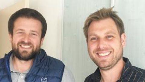 Martin Lechenet, animateur du réseau Artémis (à dr.), et Loïc Haffner, technicien responsable de la conduite et du suivi de la plateforme de Pellerey.