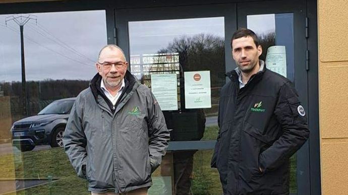 Christophe Lethrosne (à dr.) a été nommé responsable opérationnel de Traitaphyt. Il sera accompagné pendant six mois par l’ancien dirigeant, Muriel Ridoux.