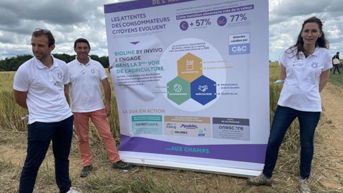 « Nous devons impulser encore plus cette dynamique de transition alimentaire et agricole et être dans une agriculture multiperformante et récompensée pour ses services rendus », affirme Marion Dubosqueille, chef de marché Bioline (à dr.), ici accompagnée de Simon Lefèvre, chef de marché Bioline (à g.), et Olivier Descroizette, directeur technique Innovation chez Bioline by InVivo. © L. PETIT