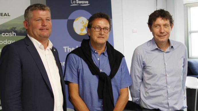 Le 5 septembre, Marcel Turbaux, CEO de Turbo Cereal, Jean-Luc Dufour, CSO et finance ESS, ainsi que Loïc Poujol, COO Futurs.IO & Advisor, ont présenté à la presse le livret d’épargne de transition destiné aux agriculteurs. © L. PETIT