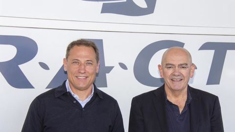 Nicolas Lecat (à g.) remplacera Gildas Moumas, le 1er janvier 2020, en tant que directeur général de RAGT Plateau central, à Rodez (Aveyron).