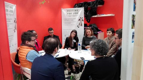 Atelier coaching avec des jeunes candidats lors de l’opération Meeting for Job au moment du Sia 2019. Ces candidats ont pu aussi rencontrer plusieurs entreprises et organisations participantes.
