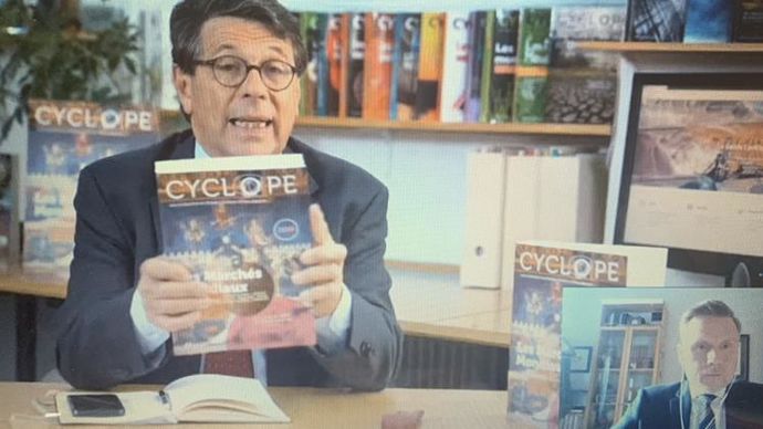 Philippe Chalmin et Yves Jégourel (en bas à dr.), codirecteurs de l’ouvrage, ont présenté en visioconférence le 34e rapport Cyclope sur les marchés mondiaux des matières premières. © R. FOURREAUX