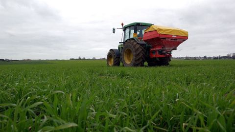 La fertilisation azotée est à l’origine d’importantes émissions de GES, son optimisation est donc nécessaire. © WATIER VISUEL