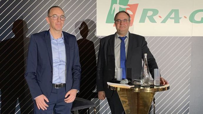 Laurent Guerreiro, président de RAGT (à dr.), et Sylvain Guédou, directeur commercial France, ont annoncé, le 27 janvier à Paris, leur souhait d’impulser une nouvelle direction à l’entreprise. En ligne de mire, de l’innovation dans l’agronomie, le conseil, la captation du carbone et le digital. © I. ESCOFFIER