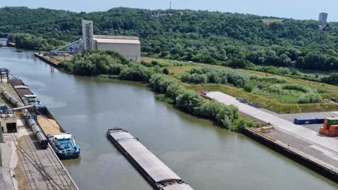 Au silo de Metz, comme dans les sept autres silos fluviaux d’InVivo Logistique & Stockage, les activités de séchage et de travail du grain ont progressé pendant la campagne 2021-2022.