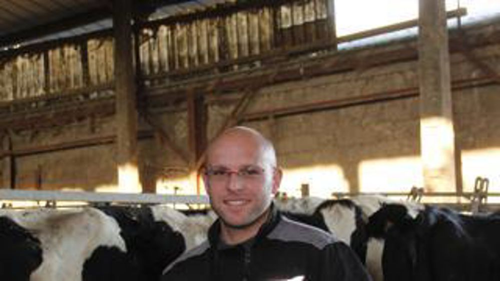Thomas Petit a su redresser une situation sanitaire dégradée. Son objectif est de réduire le nombre de génisses élevées sur sa ferme, « un moyen d’alléger le temps de travail ».J.Pezon