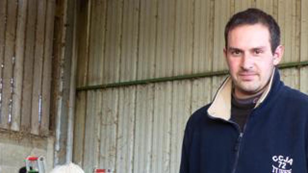 Confiance.« Je ne confie pas mes génisses au hasard, souligne François. Le protocole d’élevage est bien calé par le groupement, avec un suivi technique et sanitaire. »J.Pezon