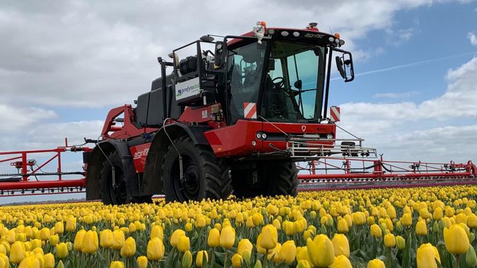 Trofyto fait des interventions en Entreprises de travaux agricoles pour valoriser directement la vente des produits. C. DEQUIDT