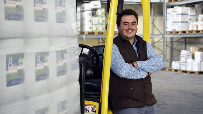 Le jeune négociant Paul Bidaut fait ses premiers pas de dirigeant en gérant la société Brie Alternative, reprise par la holding familiale.