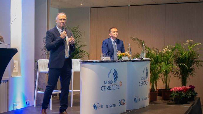 Joël Ratel, directeur de Nord Céréales (à g.), et Laurent Bué, président, le 2 décembre, lors de leur AG : « Pour la campagne en cours, nous avons déjà exporté au 30 novembre 1,2 Mt de céréales, un record depuis plus de dix ans. »