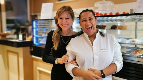 Simona et Marinella, le duo 100 % italien du quartier de Montorgueil. Simona et Marinella, le duo 100 % italien du quartier de Montorgueil.