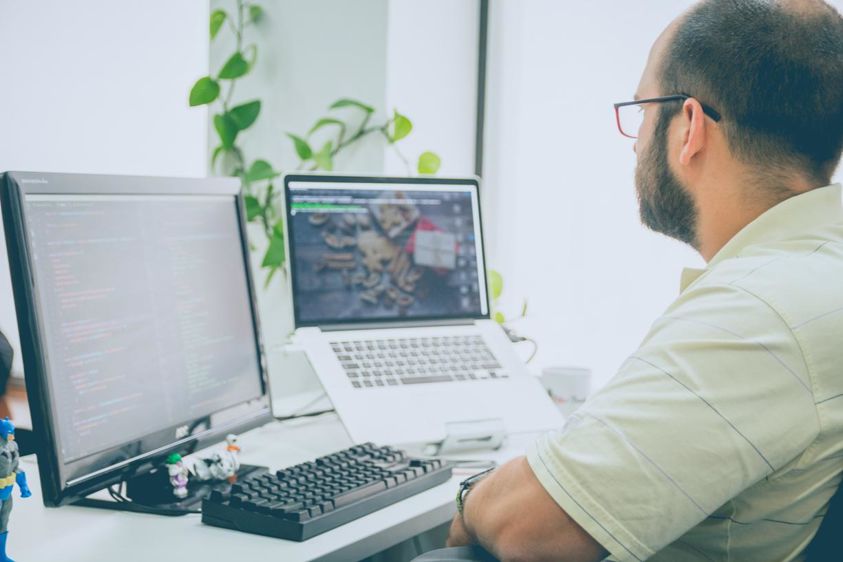 Cette loi prévoit tout d’abord l’instauration d’un statut unique pour les entrepreneurs individuels. 