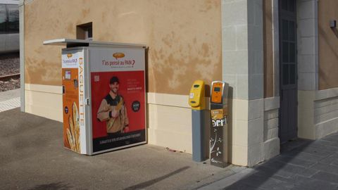 Pour gagner en impact commercial, l’emplacement peut être négocié avec le propriétaire. Pour gagner en impact commercial, l’emplacement peut être négocié avec le propriétaire.