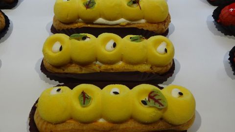 Avec son jaune vif et sa déco en relief, l’éclair passion créé par les Éclaireurs Pâtissiers attire l’œil.© B. Lafeuille