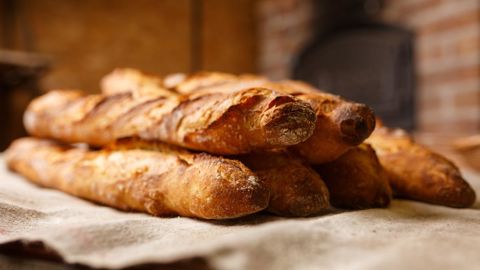 La baguette de pain entre au patrimoine culturel immatériel de l’humanité.