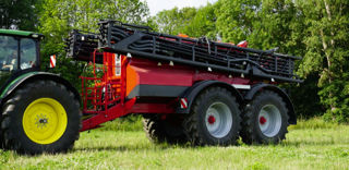 Horsch n'a pas encore communiqué la date de commercialisation de son distributeur d'engrais traîné. Horsch n'a pas encore communiqué la date de commercialisation de son distributeur d'engrais traîné.