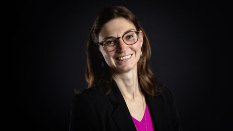 Tous les mois, Magali Dos Reis, chargée de recrutement chez Arterris, liste sur LinkedIn les arrivées, départs et mobilités internes, prénoms à l'appui.