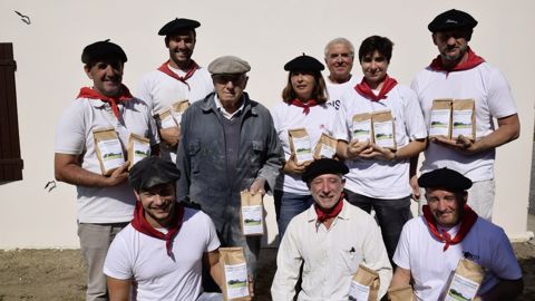 Quelque 90 % des agriculteurs participants sont inscrits dans une démarche bio. Quelque 90 % des agriculteurs participants sont inscrits dans une démarche bio.