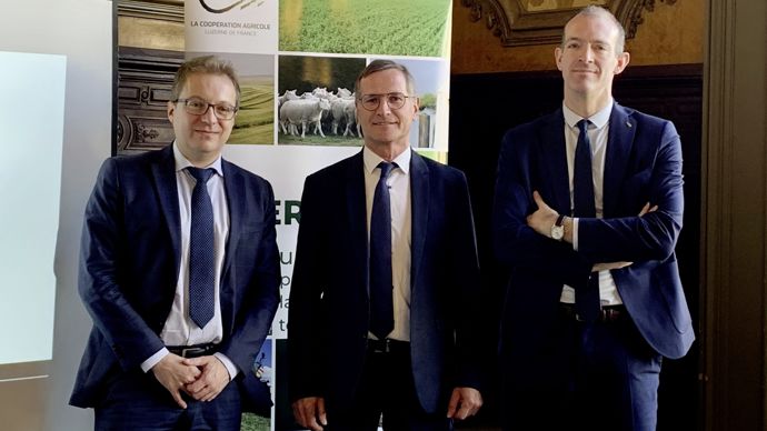 De gauche à droite : Yann Martinet, directeur de La Coopération agricole - Luzerne de France, Eric Masset, président, et Pierre Begoc, directeur de Désialis, lors de la conférence de presse de la filière, mardi 14 février, à Paris.