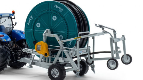 Ros : deux enrouleurs pour l'irrigation en 1/32e Ros : deux enrouleurs pour l'irrigation en 1/32e