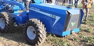 Le robot articulé E-K18 conçu par la société Softivert dispose d'un moteur électrique par essieu.