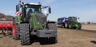 Le pneumatique EvoBib, combiné au télégonflage, se veut aussi à l'aise sur route que dans les champs.