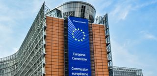 La base de données proposée par al Commission comprend environ 1300 exemples de pratiques, techniques et technologies couvrant huit principes de la protection intégrée des cultures. La base de données proposée par al Commission comprend environ 1300 exemples de pratiques, techniques et technologies couvrant huit principes de la protection intégrée des cultures.
