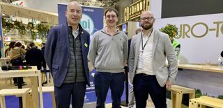 De gauche à droite : Christophe Grison, président d'Adivalor, Vincent Bournaison, agriculteur de la Marne, et Ronan Vanot, directeur général. De gauche à droite : Christophe Grison, président d'Adivalor, Vincent Bournaison, agriculteur de la Marne, et Ronan Vanot, directeur général.