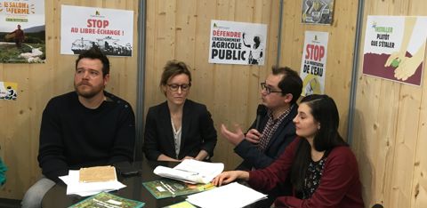 Aurélien Leray (Civam), Agathe Gignoux (CIWF), Mathieu Courgeau (Collectif Nourrir) et Elyne Etienne (FNH) sont venus présenter leurs préconisations pour l'élevage de demain lors du Salon international de l'agriculture. Aurélien Leray (Civam), Agathe Gignoux (CIWF), Mathieu Courgeau (Collectif Nourrir) et Elyne Etienne (FNH) sont venus présenter leurs préconisations pour l'élevage de demain lors du Salon international de l'agriculture.