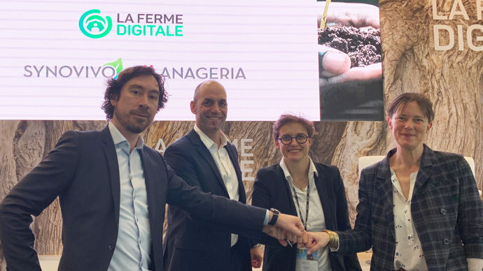 Lors du dernier Sia, Fabien Vallaud, consultant pour Synovivo, et Hugues Dumas, DG de Synovivo, Justine Lipuma, vice-présidente de la Ferme digitale, et Cécile Boulaire, dirigeante associée de Manageria, qui a créé une alliance avec Synovivo (de g. à dr.).