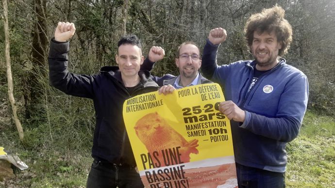 De gauche à droite : Benoît Feuillu des Soulèvements de la Terre, Nicolas Girod de la Confédération paysanne et Julien Le Guet de Bassines Non Merci.