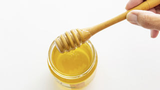 Principale technique frauduleuse : l’ajout de sirops de sucre (de riz, blé ou betterave) pour faire baisser le prix (image d’illustration). Principale technique frauduleuse : l’ajout de sirops de sucre (de riz, blé ou betterave) pour faire baisser le prix (image d’illustration).