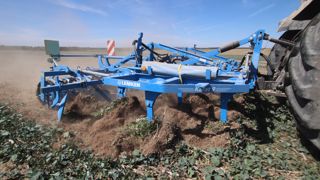 Le Karat est testé dans sa configuration la plus simple avec une sécurité à boulons et un réglage mécanique de la profondeur de travail.