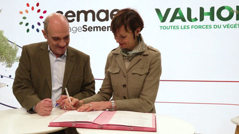 Catherine Muller, présidente de Valhor et Vincent Desprez, président de Semae, lors de la signature de la convention-cadre le 28 février au Salon International de l'agriculture. Catherine Muller, présidente de Valhor et Vincent Desprez, président de Semae, lors de la signature de la convention-cadre le 28 février au Salon International de l'agriculture.
