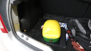 Au domicile des voleurs présumés, ont été retrouvés 24 GPS utilisés pour le guidage des tracteurs. Au domicile des voleurs présumés, ont été retrouvés 24 GPS utilisés pour le guidage des tracteurs.
