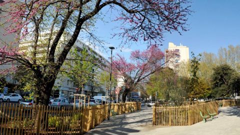 Le square Mélizan, un espace réhabilité et renaturé à Marseille. La cité phocéenne compte parmi les 44 villes régulièrement sondées par les enquêtes de l'Observatoire des villes vertes. Le square Mélizan, un espace réhabilité et renaturé à Marseille. La cité phocéenne compte parmi les 44 villes régulièrement sondées par les enquêtes de l'Observatoire des villes vertes.