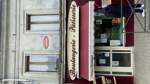 Située à quelques kilomètres d’un supermarché, la boulangerie de Dissay-sous-Courcillon propose aussi quelques produits d’épicerie en dépannage.