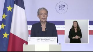 Le 26 avril 2023 à Paris, la Première ministre Elisabeth Borne présente sa feuille de route pour les trois mois à venir. Le 26 avril 2023 à Paris, la Première ministre Elisabeth Borne présente sa feuille de route pour les trois mois à venir.