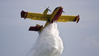 25 avions bombardiers eau pourront être mobilisés cet été. (Photo d'illustration) 25 avions bombardiers eau pourront être mobilisés cet été. (Photo d'illustration)