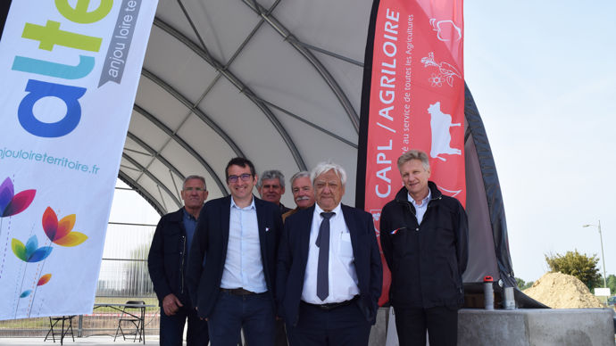 De haut en bas et de g. à dr : Michel Legeay, vice-président, Christian Blet, président de la CAPL, Patrick Brémaud, directeur adjoint jusqu’en 2022, Sébastien Beauvallet, directeur services céréales, Jean-Michel Mignot, DG, et Frédéric Acker, DG adjoint de la CAPL.