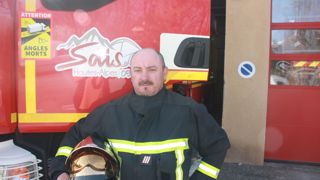 Yannick Reynaud adhère à la convention signée entre le service départemental d’incendie et de secours (Sdis) et l’antenne de remplacement des agriculteurs des Hautes-Alpes.